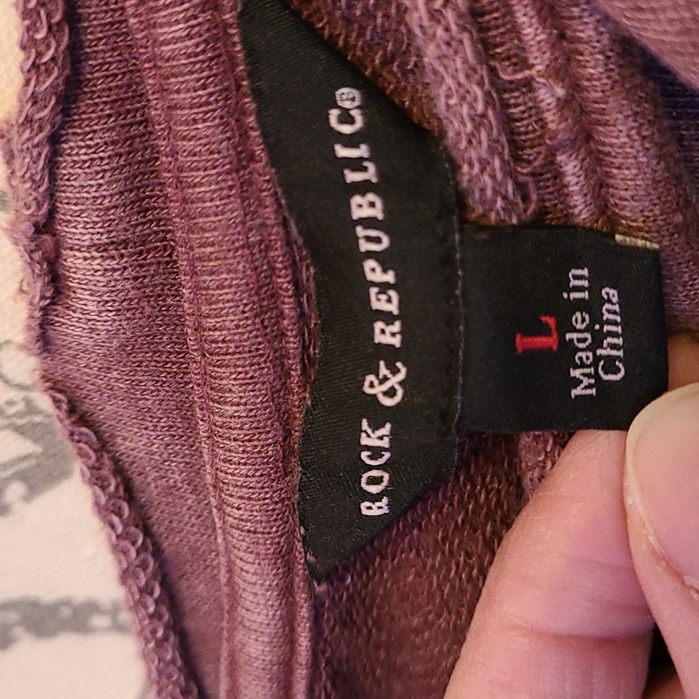 Woman's Rock & Republic Sweatshirt Size Large - Picture 7 of 8